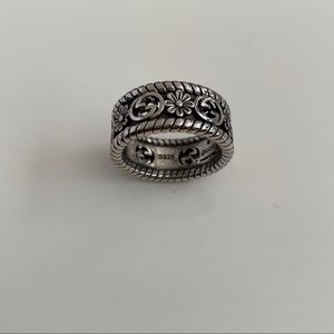 Gucci silver detailed ring
